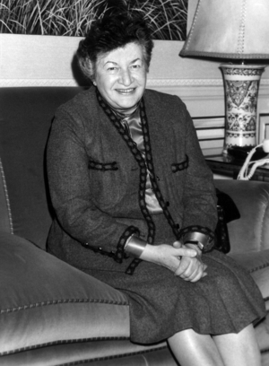 Mrs. Planning President of the Federal Executive Council of Yugoslavia At Hotel Matignon During Her Official Visit on 16 January 1985 (b/w photo)