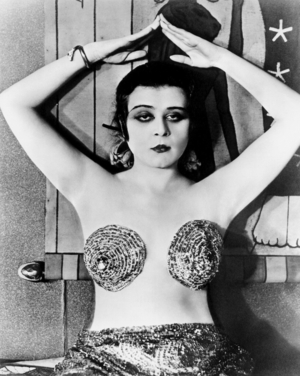 Theda Bara, c. 1917 (photo)