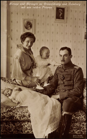 Duke and Duchess of Braunschw with both princes