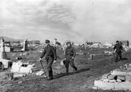 II. WK, Eastern Front, Kerch, 1944 (photo)