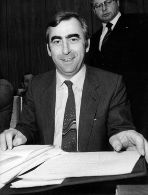 Dr. Theo Waigel in the Bundestag in Bonn, 1983 (photo)