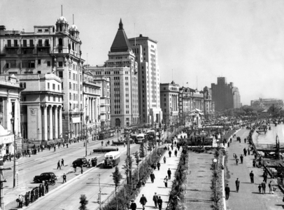 Center of Shanghai in the 30's (b/w photo)