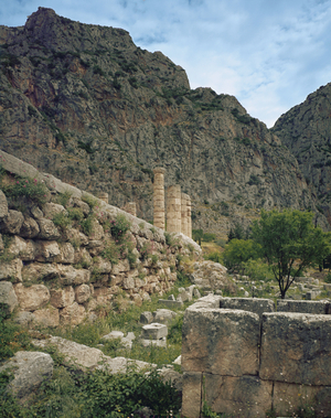 Temple of Apollo, Delphi (photo)