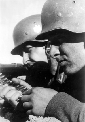 German soldiers on the Eastern front, 1941 (b/w photo)