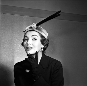 Beret By Emma Pierron presented by Daniele Challier, France, July 19, 1955 (b/w photo)