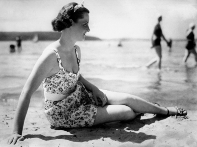 Hansi Knoteck on the beach, 1937 (b/w photo)