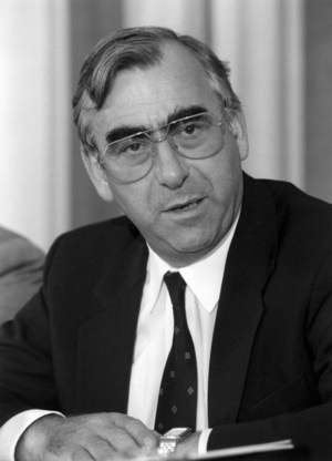 Dr. Theo Waigel, 1992 (photo)