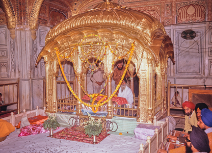 Enthroned Granth Sahib, Taran Tarn, Sikh Gurdwara, Punjab, India, 1970 (photo)