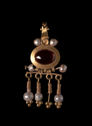 Pendant Earring, 1-200 (gold with garnet and pearls) 
