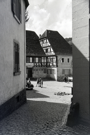 An excursion to Neustadt an der Weinstraße, Germany 1930s (b/w photo)