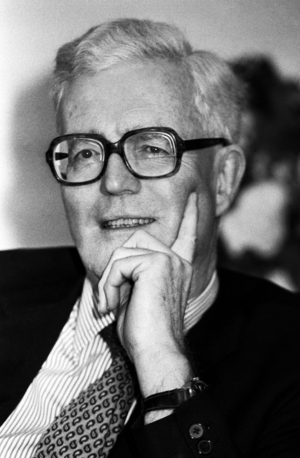 British Foreign Secretary Hurt in Bonn, 1990 (photo)