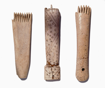 Weaving combs made of bone