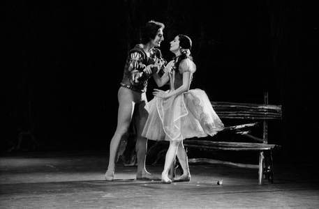 Alicia Alonso and Cyril Atanassof, Ballet Giselle, Opera Garnier, 1972 (photo)