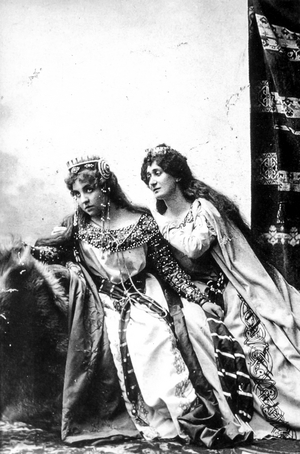Amalia Pinto, the queen of Saba (b/w photo)