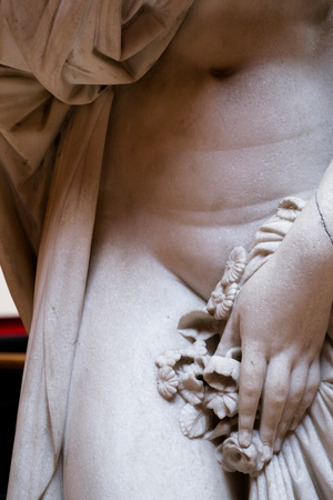 Chloris caresssee by Zephyr, 1849 (marble)
