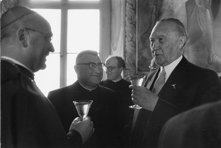 Adenauer elections ..., 1957 (photo)