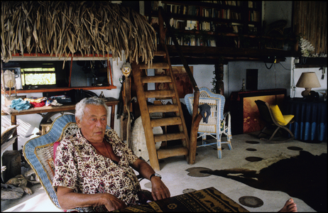 Paul-Emile Victor on his islet, Motu Tane, French Polynesia (photo, 1986)