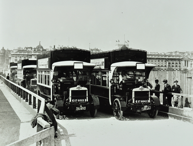 Buses being used to test structure at Waterloo Bridge, 1925 (b/w photo)