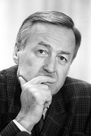 Franz Steinkühler (Germany chairman of IG Metall) during a press conference in Bonn, thoughtfulness..., 1991 (photo)