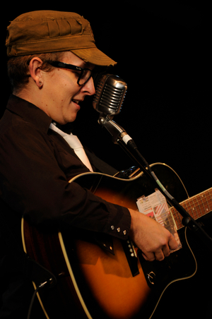 Micah P Hinson (photo)