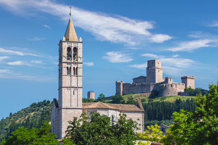 Basilica Santa Chiara and Rocca Maggiore, Assisi, Italy (photo)