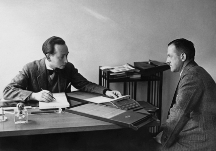 Consultation with the 'Enforcement of the Berlin Bar', 1933 (b/w photo)