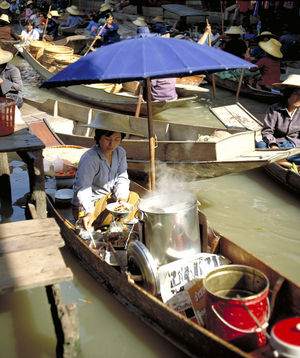 Floating market in Damnoen Saduak, 1999 (photo)