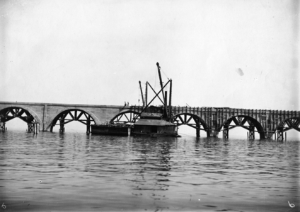 Long Key Viaduct construction, c.1907 (b/w photo)