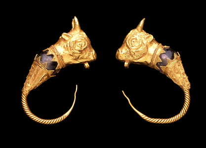 Pair of earrings with bull heads, 2nd century BC (gold, rock crystal, granulation)