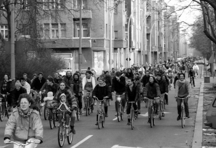 First bicycle demonstration in East Berlin ..., 1990 (photo)