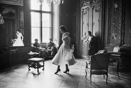 Life in post- war Vienna: Fashion show of the leading fashion designer Fred Adlmueller in the Palais Harrach …, 1953 (photo)