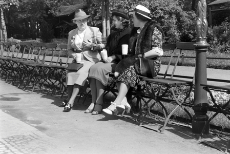 The procedure of a drinking cure, Grmany 1930s (b/w photo)