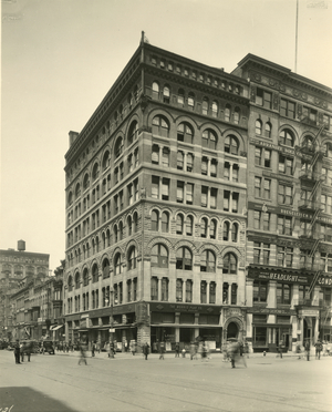 14th Street and Union Square West, The Morris Plan Co. Industrial Banking, New York, USA, c.1920-38 (gelatin silver photo)