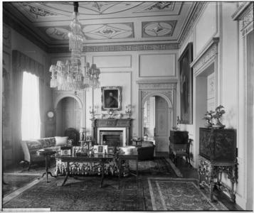 Interior of the drawing room, 145 Piccadilly, London, 1927 (b/w photo)