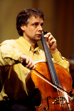 Pieter Wispelwey  -   Dutch cellist born in 1962 - Paris 2002