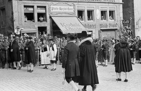 Schaefertanz (Shepherd's Dance) in Rothenburg, approx. 1935 (photo)