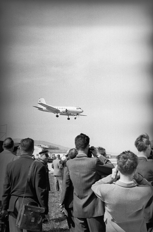 Molotov arriving for the signing of the Austrian State treaty ..., 1955 (photo)