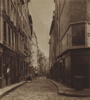 La rue des Moineaux vers 1866, demolie pour le percement de l'avenue de l'Opera (b/w photo)