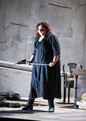 Christine Goerke as Elektra (photo)