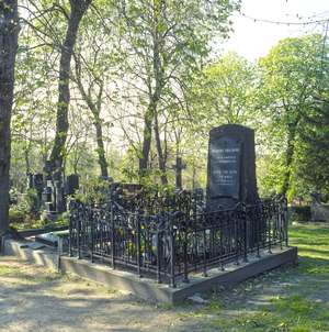 Grave of Prof. Dr. Rudolf von Virchow, Old St. Matthews cemetery, Berlin, Germany (photo)