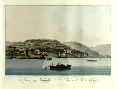 A boat carrying passengers, crates and barrels sails on the Rhine in the foreground. A view of the town of Boppard, its Roman town walls, the church of Saint Severus and the Electoral Castle in the background