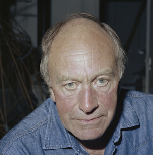 Lynn Chadwick (photo)