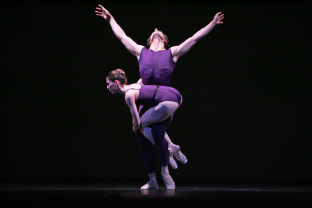 Polyphonia - scene from the mixed programme by the Royal Ballet (photo)