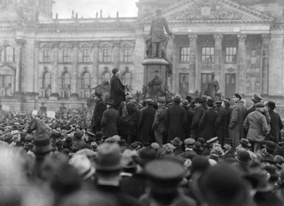 Demonstrators before the Reichstag during the consultations on the Works Councils Act, 1920
