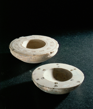 Two palettes of limestone, for cosmetics (limestone)