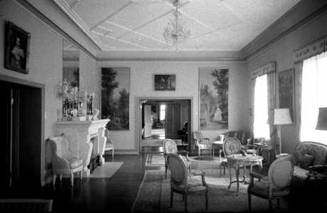 Oslo, Huk on Bygdøy 19450515 Interiors from Vidkun Quisling's residence …, 1945 (photo)