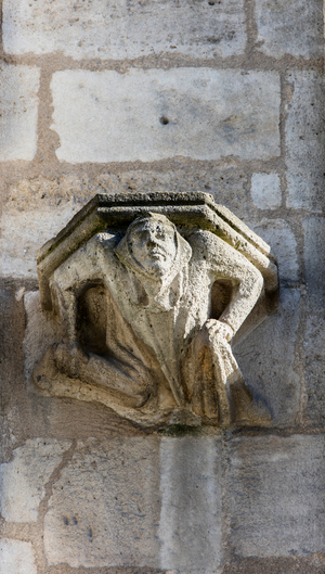 sculpted statue support.cathedrale St Andre, Bordeaux, 2016 (photo)