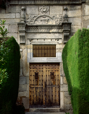 Spain, Cadalso de los Vidrios. Palace of Villena. It was built on the initiative of Alvaro de Luna in 1423. Doorway.