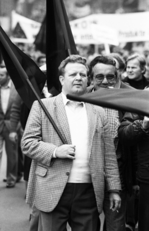 DEU, Germany, Völklingen: for securing their jobs in 1982 demonstrated …, 1982 (photo)