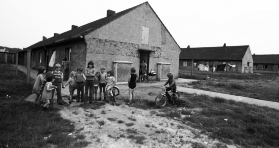 DEU, Germany, Dortmund: Children in a shelter for the homeless on …, 1974 (photo)
